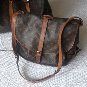 Louis Vuitton Monogram Saumur  35